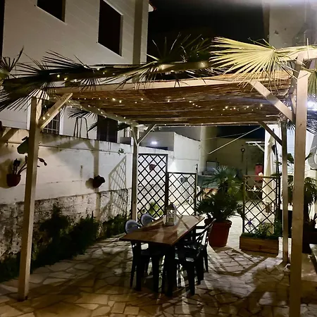 Apartament Lemon Tree 400 Mt Dal Mare *