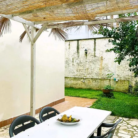 Apartament Lemon Tree 400 Mt Dal Mare